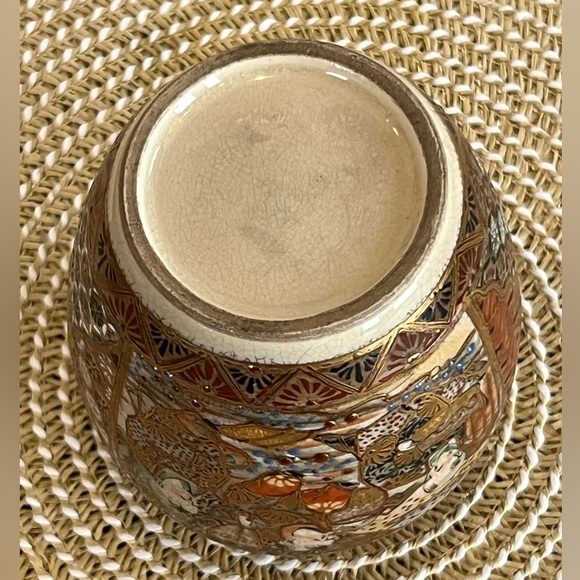 Antique Satsuma Japan Hand Painted Covered Ginger Jar - Picture 7 of 8